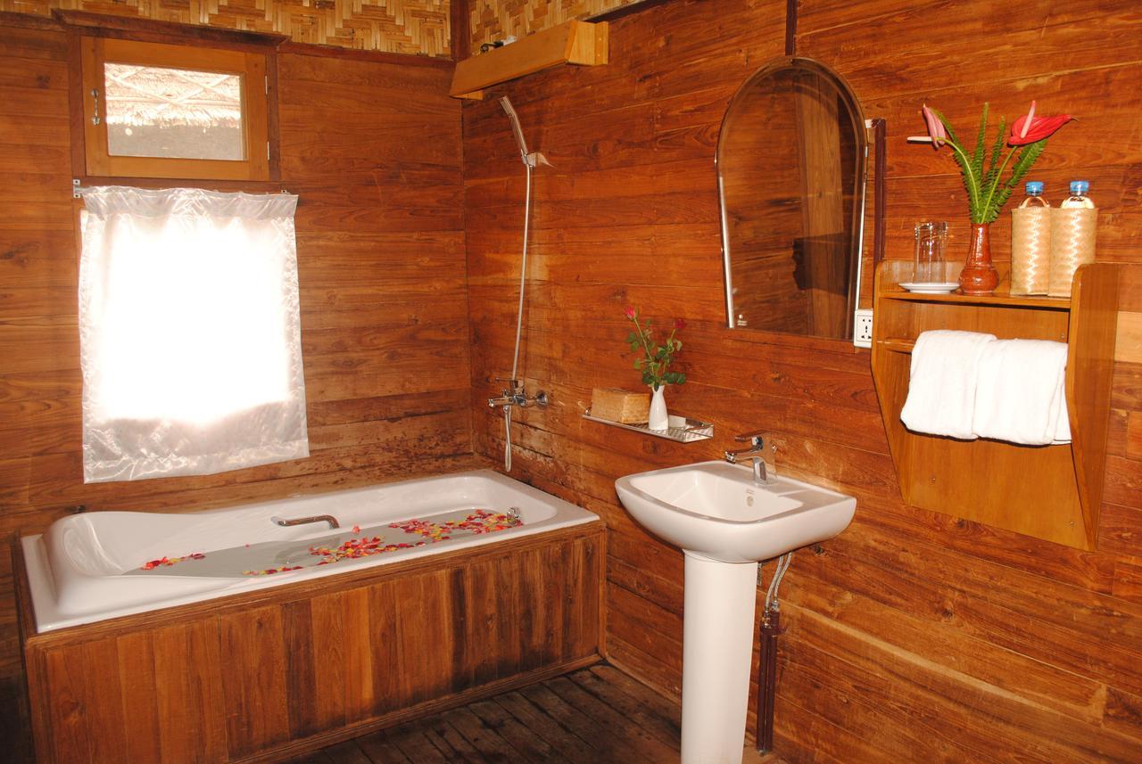 Golden Island Cottages Thale U Hotel Ywama Buitenkant foto
