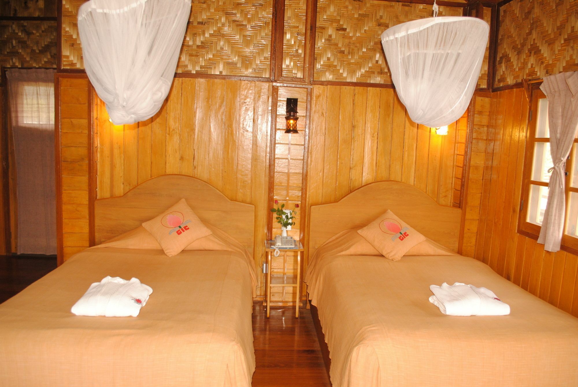 Golden Island Cottages Thale U Hotel Ywama Buitenkant foto