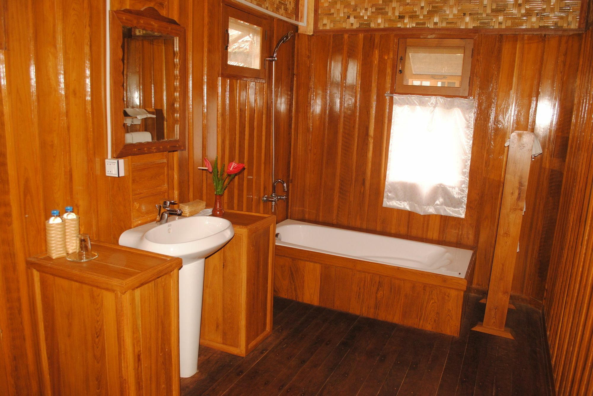 Golden Island Cottages Thale U Hotel Ywama Buitenkant foto