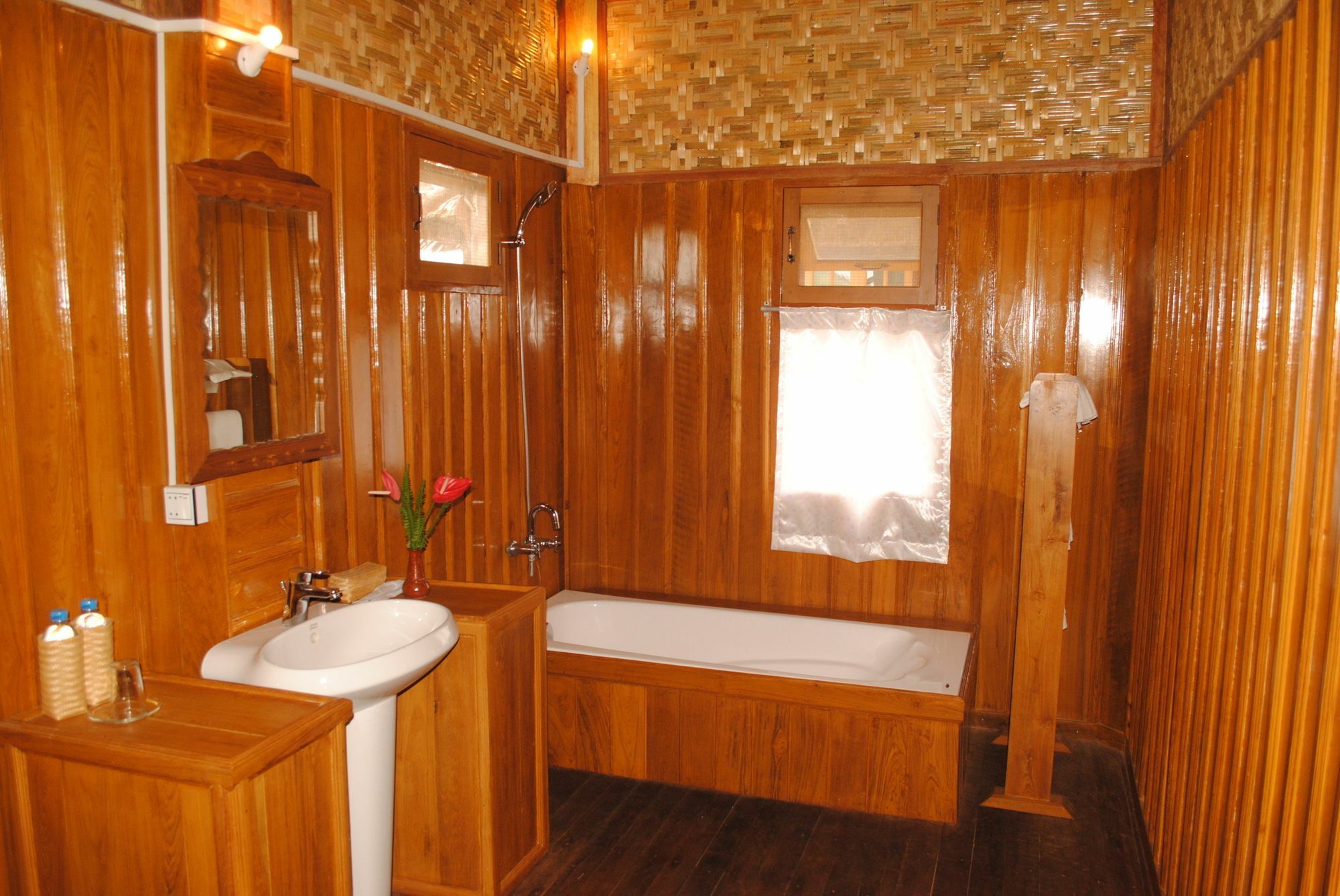 Golden Island Cottages Thale U Hotel Ywama Buitenkant foto